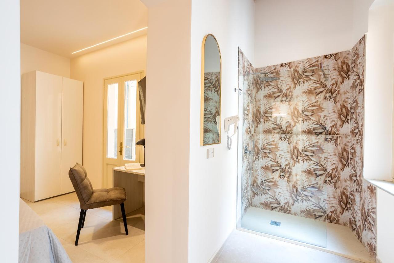 Magnini Rooms Кальярі Екстер'єр фото