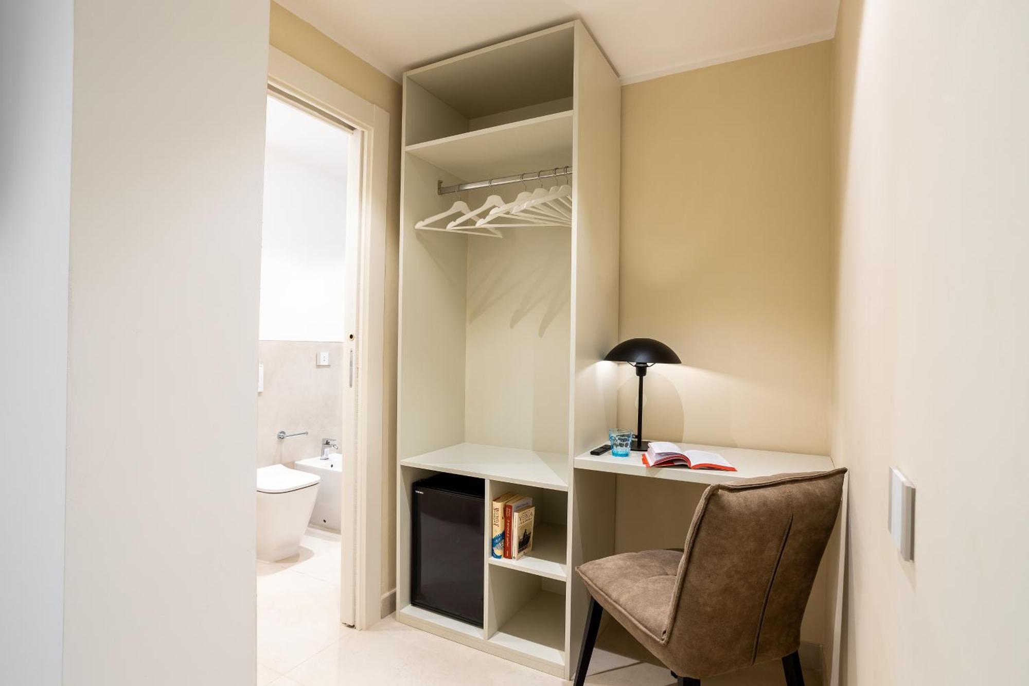 Magnini Rooms Кальярі Екстер'єр фото