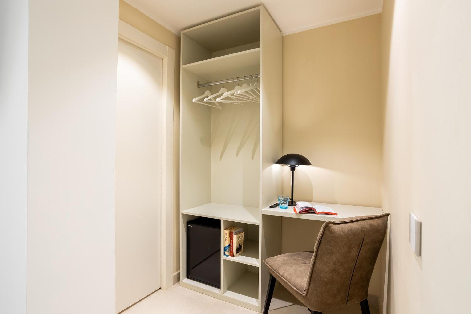 Magnini Rooms Кальярі Екстер'єр фото