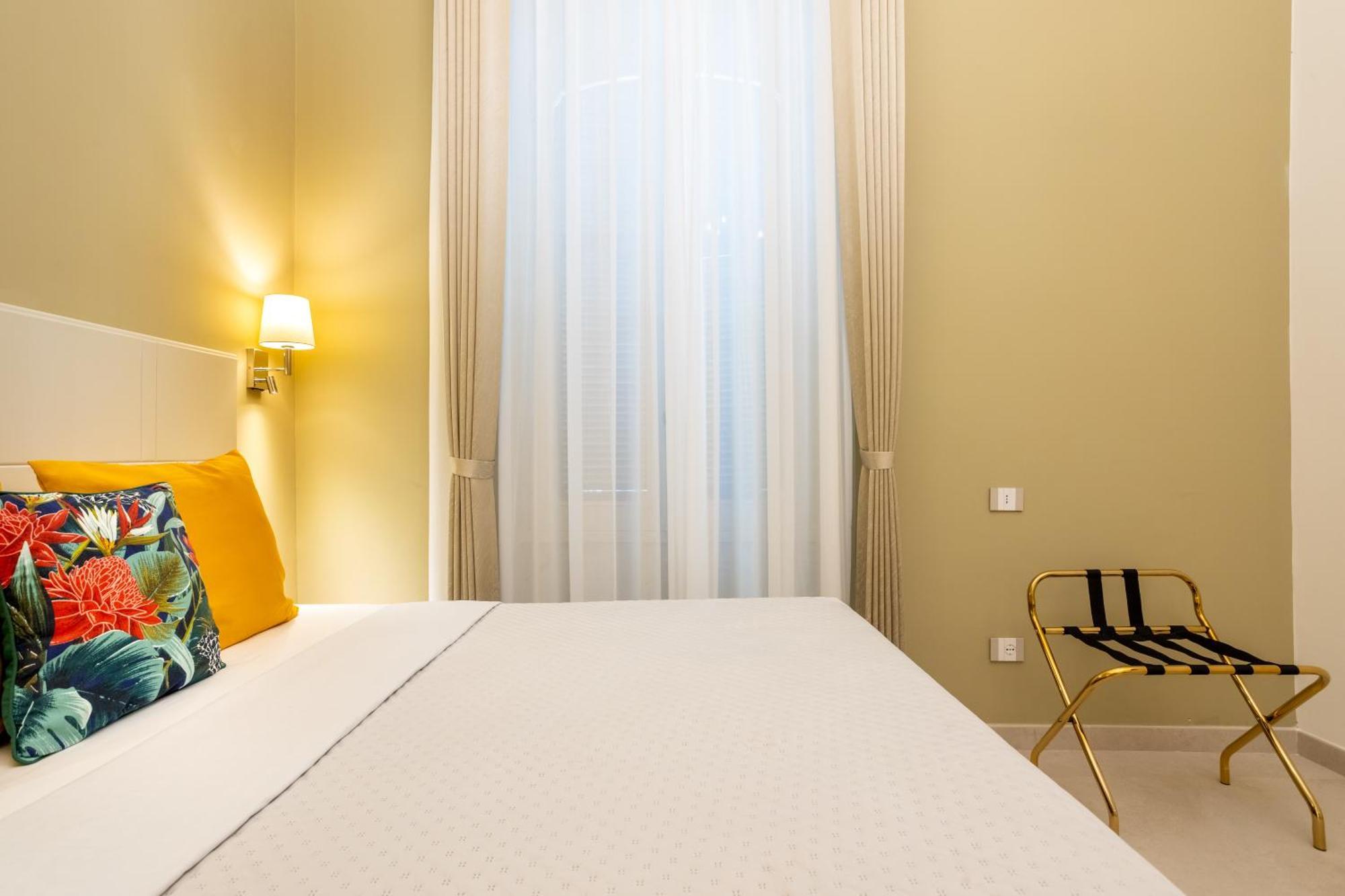 Magnini Rooms Кальярі Екстер'єр фото