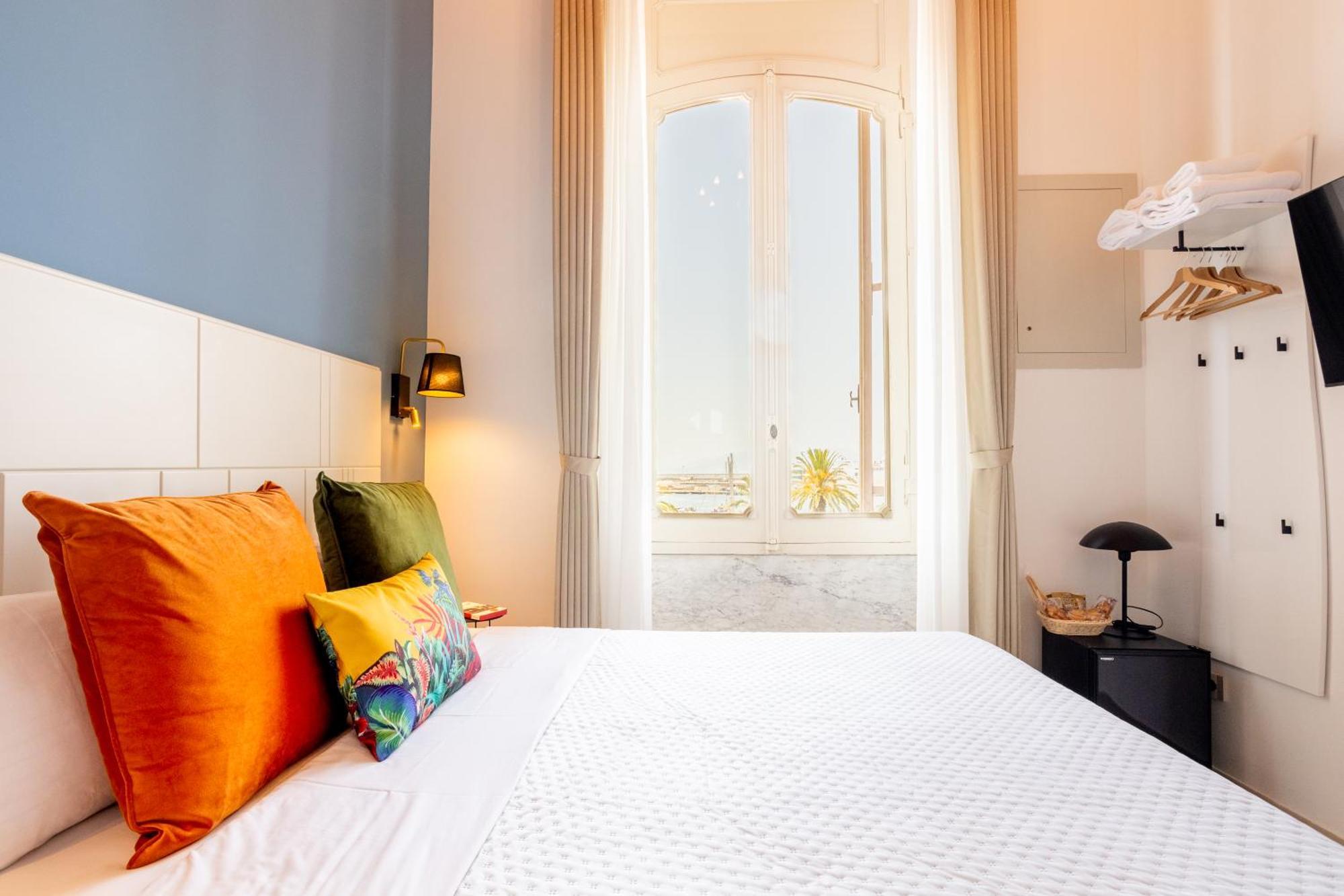 Magnini Rooms Кальярі Екстер'єр фото