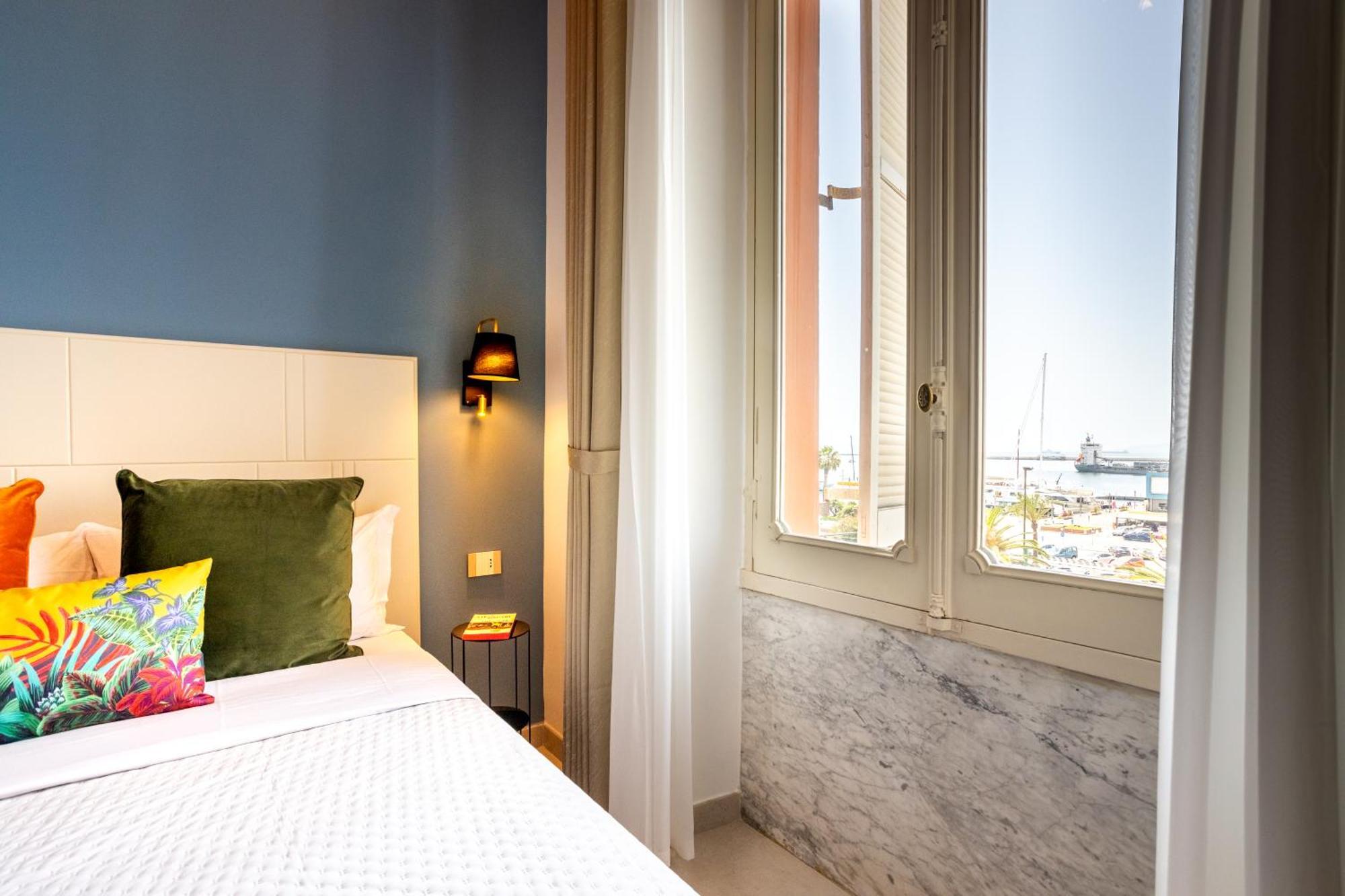 Magnini Rooms Кальярі Екстер'єр фото