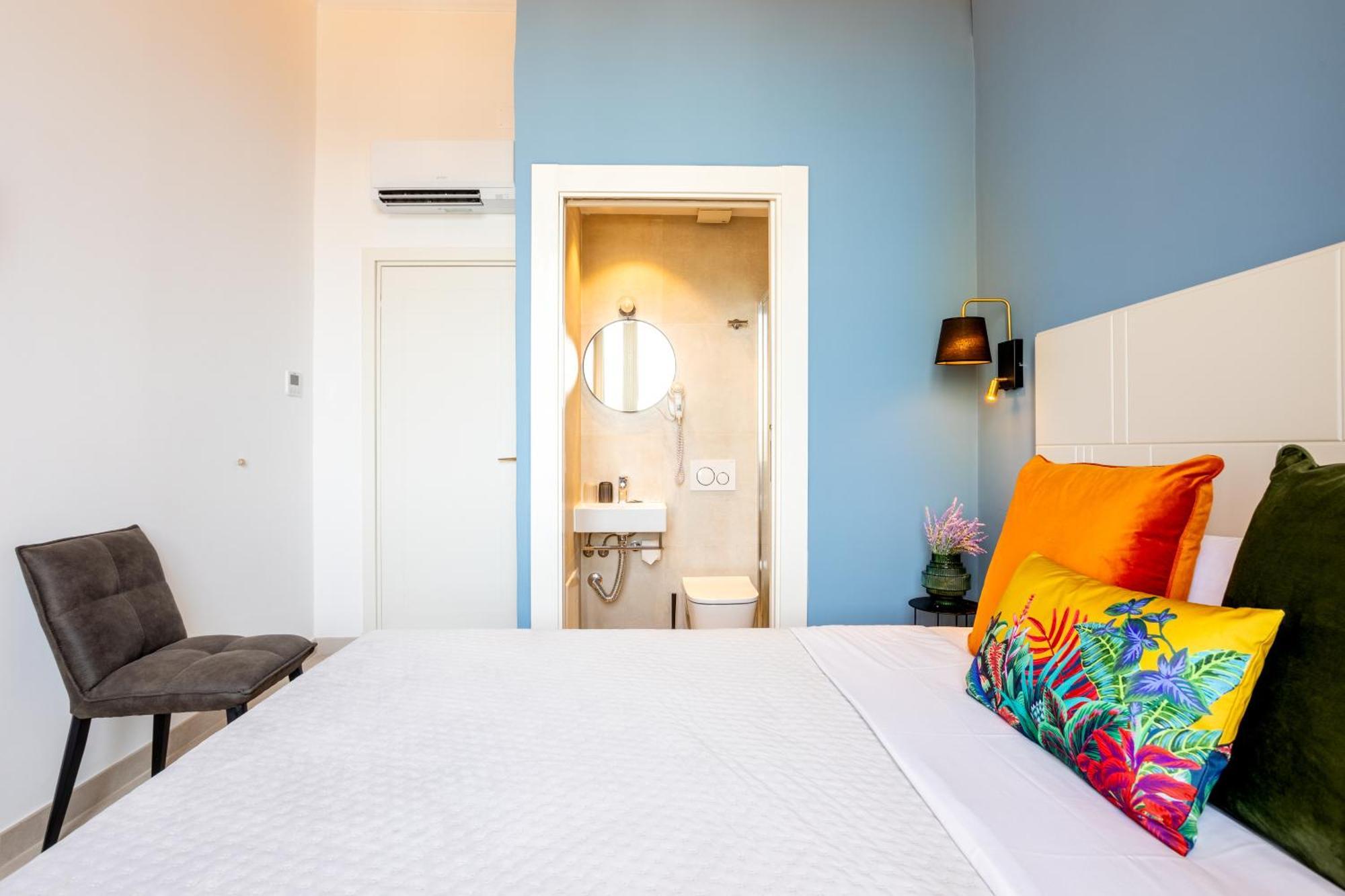 Magnini Rooms Кальярі Екстер'єр фото